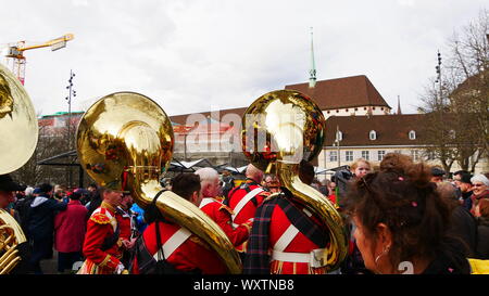 I musicisti che sono attivamente coinvolti nel Carnevale di Basilea Foto Stock