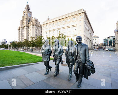 La statua Fab Four di Andrew Edwards a Pier Head a Liverpool Foto Stock