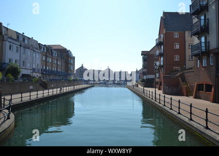 Vista dal porto di sovrani in Eastbourne splendide giornate di sole Foto Stock