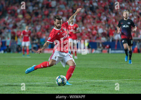 Lisbona, Portogallo. Xvii Sep, 2019. Settembre 17, 2019. Lisbona, Portogallo. Benfica di avanti dal Portogallo Rafa Silva (27) in azione durante il gioco del primo round del gruppo G per la UEFA Champions League, SL Benfica vs RB Leipzig Credito: Alexandre de Sousa/Alamy Live News Foto Stock