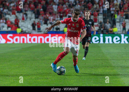 Lisbona, Portogallo. Xvii Sep, 2019. Settembre 17, 2019. Lisbona, Portogallo. Benfica di avanti dal Portogallo Rafa Silva (27) in azione durante il gioco del primo round del gruppo G per la UEFA Champions League, SL Benfica vs RB Leipzig Credito: Alexandre de Sousa/Alamy Live News Foto Stock