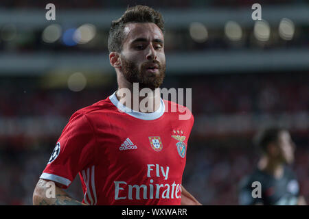 Lisbona, Portogallo. Xvii Sep, 2019. Settembre 17, 2019. Lisbona, Portogallo. Benfica di avanti dal Portogallo Rafa Silva (27) in azione durante il gioco del primo round del gruppo G per la UEFA Champions League, SL Benfica vs RB Leipzig Credito: Alexandre de Sousa/Alamy Live News Foto Stock