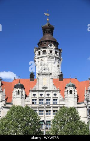 I punti di riferimento di Lipsia, in Germania. Nuovo Municipio (Neues Rathaus) costruiti in architettura dello storicismo stile. Foto Stock