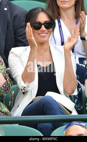 Meghan, duchessa di Sussex assiste giorno 4 del Wimbledon Tennis campionati a tutti England Lawn Tennis e Croquet Club sulla luglio 04, 2019 a Londra, Inghilterra. Foto Stock