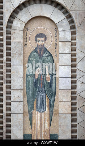 Saint Naum, mosaico sopra l'entrata di San Costantino ed Elena Chiesa a Skopje in Macedonia Foto Stock