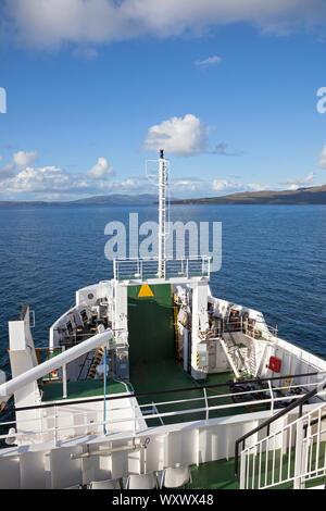 Regno Unito, Scozia, Highlands Occidentali, suono di Sleat, 'MV' Coruisk Caledonian MacBrayne ferry a Armadale Foto Stock