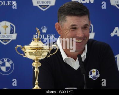 Virginia Water, UK. Xviii Sep, 2019. Il Wentworth Golf Club, Surrey, Regno Unito Padraig Harrington, European Ryder Cup capitano per 2020 discute i suoi piani per il prossimo anno di eventi qualificanti al tour europeo della BMW:campionato di PGA golf tournament che annuncia l'inizio delle prove di qualifica per il suo team. Credito: Motofoto/Alamy Live News Foto Stock