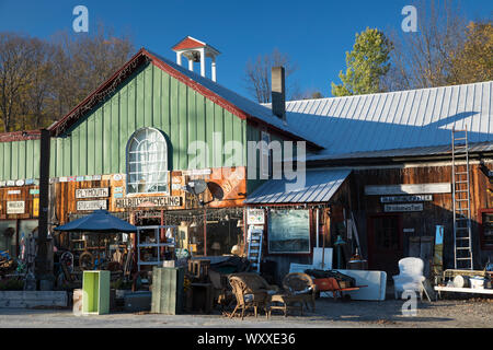 Riciclaggio di Hillbilly store di Bridgewater, Vermont, New England, STATI UNITI D'AMERICA Foto Stock