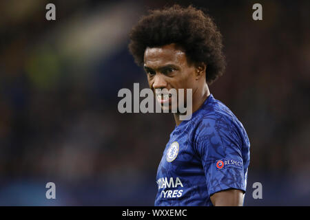 Londra, Regno Unito. Xvii Sep, 2019. Willian del Chelsea - Chelsea v Valencia, la UEFA Champions League - Gruppo H, Stamford Bridge, London, Regno Unito - 17 settembre 2019 solo uso editoriale Credito: Giornata immagini limitata/Alamy Live News Foto Stock
