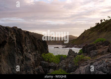 Giorno nuvoloso al Promthep Cape in Phuket Thailandia Foto Stock