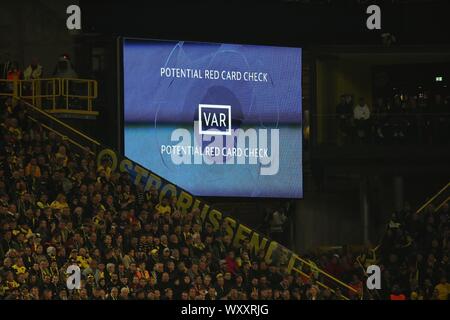 Dortmund, Deutschland. Xvii Sep, 2019. firo: 17.09.2019 Calcio, 2019/2020 Champions League BVB Borussia Dortmund - FC Barcelona 0: monitor 0, video | Utilizzo di credito in tutto il mondo: dpa/Alamy Live News Foto Stock