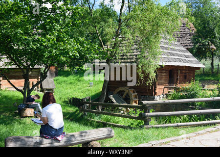 Uzhhorod, Ungwar: Museo di architettura popolare e la vita, casa tradizionale da villaggi di tutta Zakarpattia (Carpazi) in , Transcarpazia Foto Stock