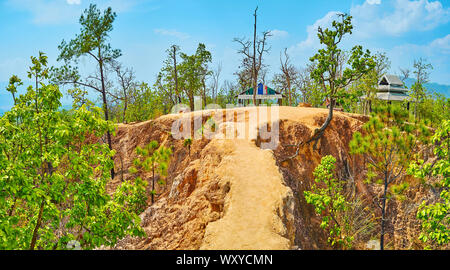 L'argilla rossa rupe di Pai Canyon, famoso tra i turisti che viaggiano nel nord della Thailandia Foto Stock