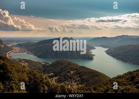 Panorama del Lago di Lugano visto da Sighignola Foto Stock