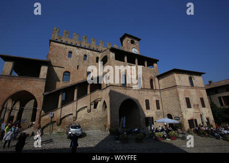 Castell'Arquato, Italia - 14 Ottobre 2018: vista di castell'arquato, una bella città in Italia Foto Stock