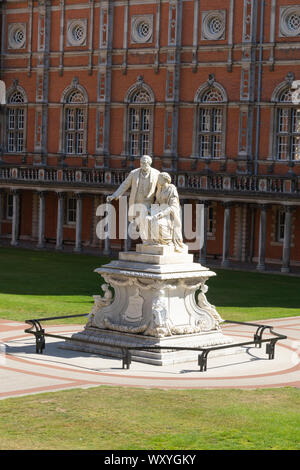 Storico fondatore di costruzione presso il Royal Holloway College nel Surrey, Regno Unito, parte dell'Università di Londra, e originariamente un collegio per educare le donne Foto Stock